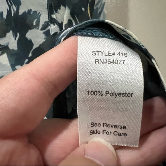 Cabi Small 416 Avery Tunic Sleeveless Button Blouse - Picture 5 of 5